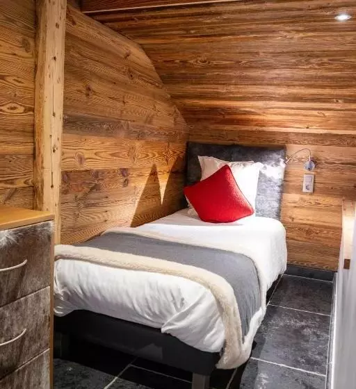 Hotelli Hôtel Alpina & Spa   Restaurant Oxalis