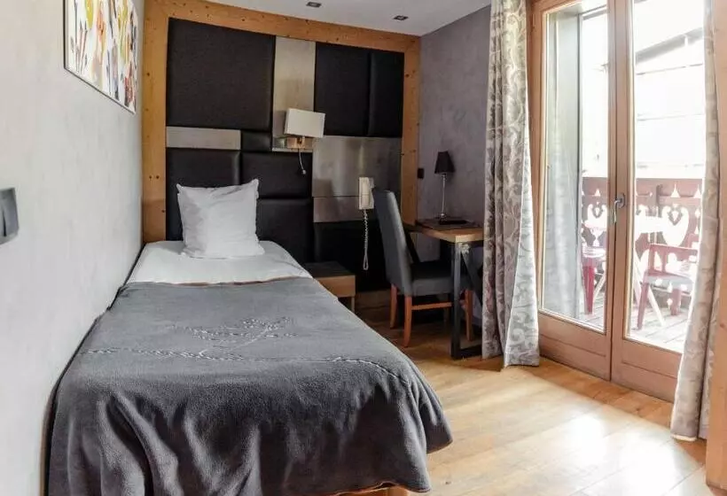 Hotelli Hôtel Alpina & Spa   Restaurant Oxalis