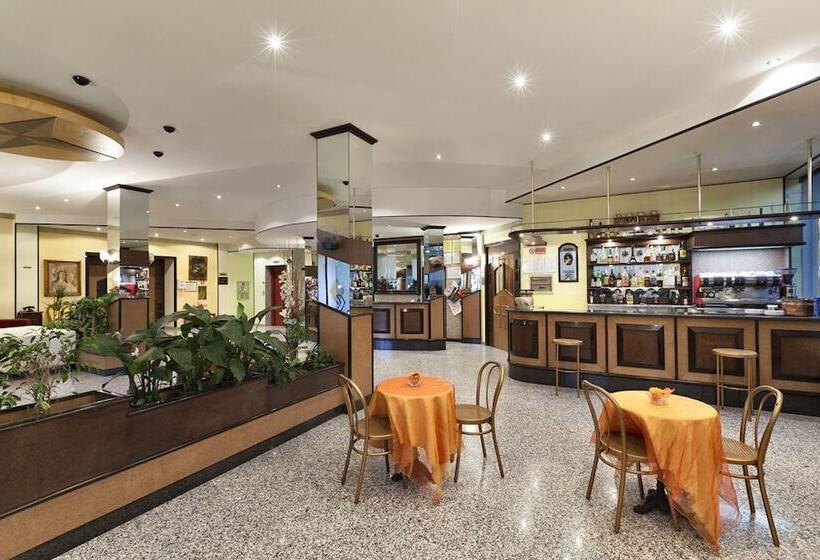 فندق Ristorante Venusia