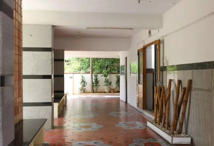 ホテル Treebo Samhaar Residency Thoraipakkam