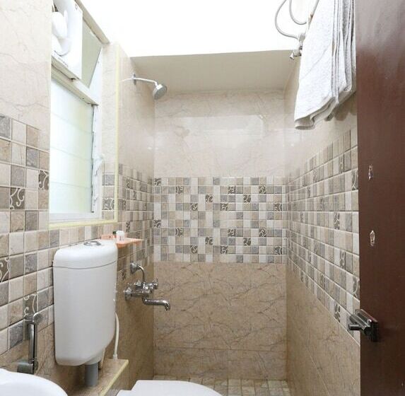 Hotel Treebo Samhaar Residency Thoraipakkam