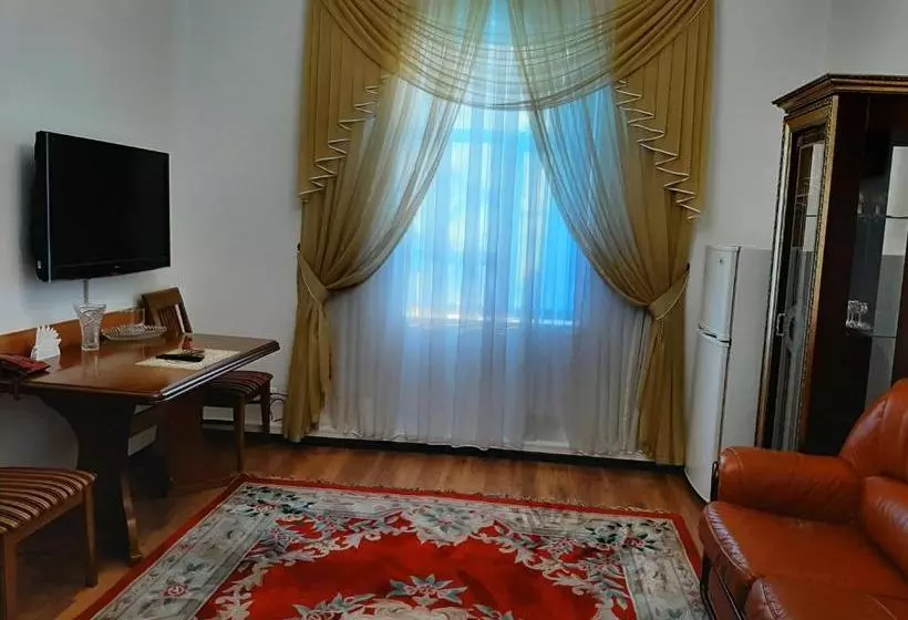 هتل ваyan