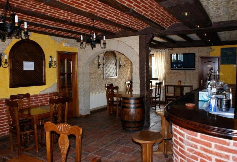 Общежитие Hostal Carazo