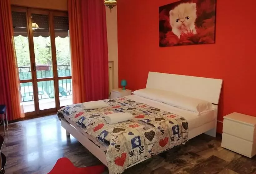 تختخواب و صبحانه Amore Rosa