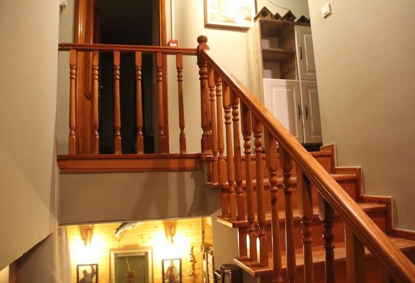 تختخواب و صبحانه Balim Sultany