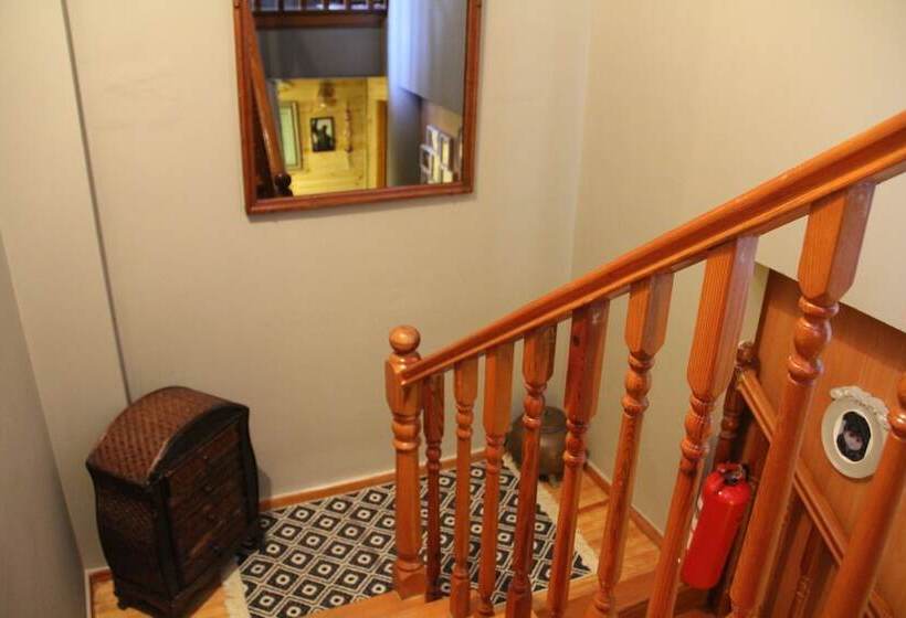 تختخواب و صبحانه Balim Sultany