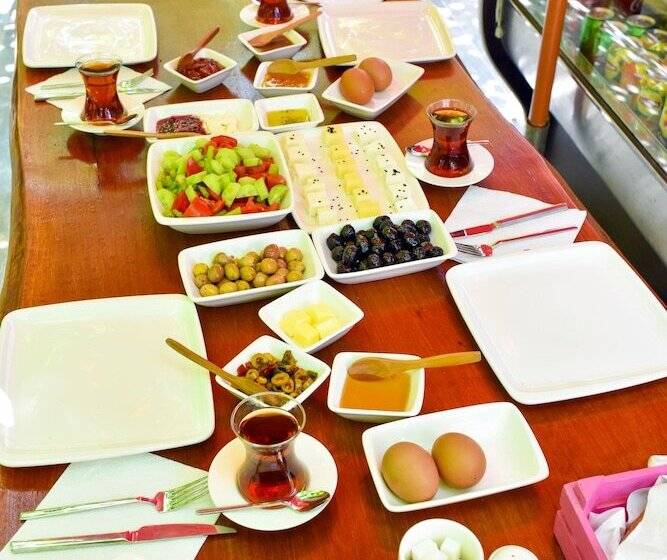 تختخواب و صبحانه Balim Sultany