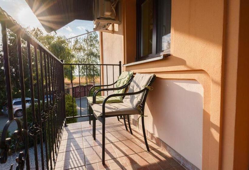 ベッドアンドブレックファースト Garden Vendégház Makó