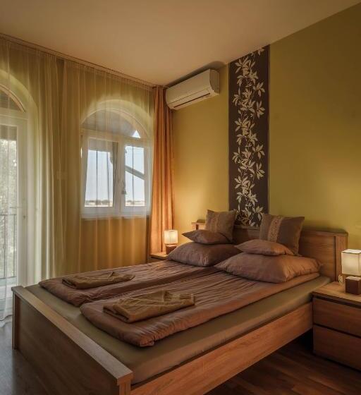 ベッドアンドブレックファースト Garden Vendégház Makó