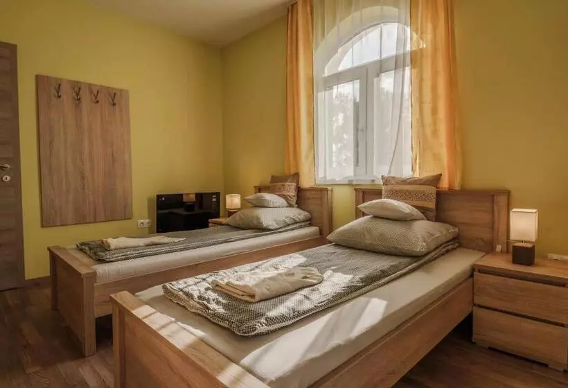 ベッドアンドブレックファースト Garden Vendégház Makó