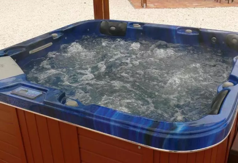 ベッドアンドブレックファースト Garden Vendégház Makó