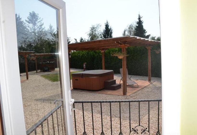 ベッドアンドブレックファースト Garden Vendégház Makó