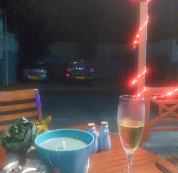 تختخواب و صبحانه Le Blues