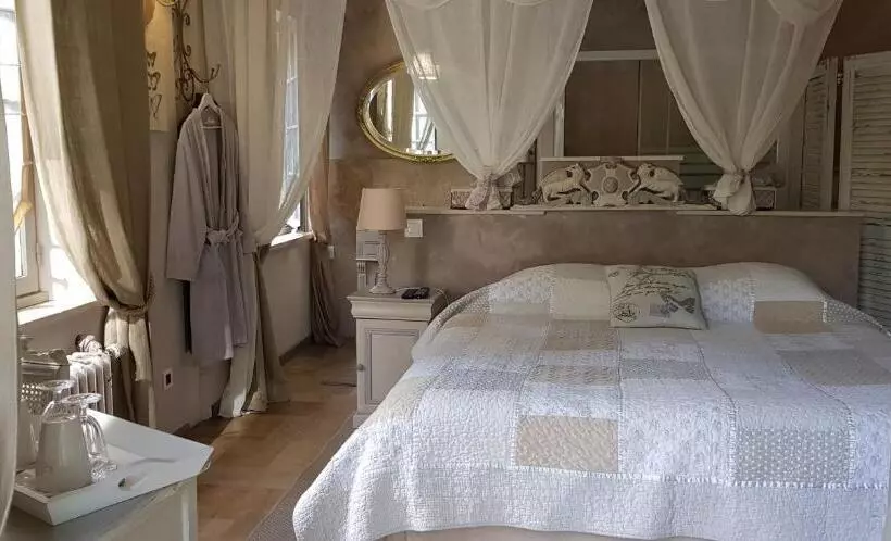 Aamiaismajoitus (B&B) Le Jardin De Saint Jean