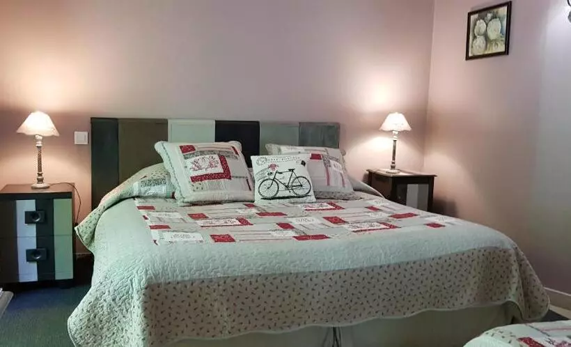 Aamiaismajoitus (B&B) Le Jardin De Saint Jean