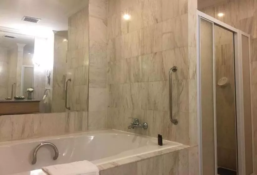 Fortune Hotel Korat  Sha Plus
