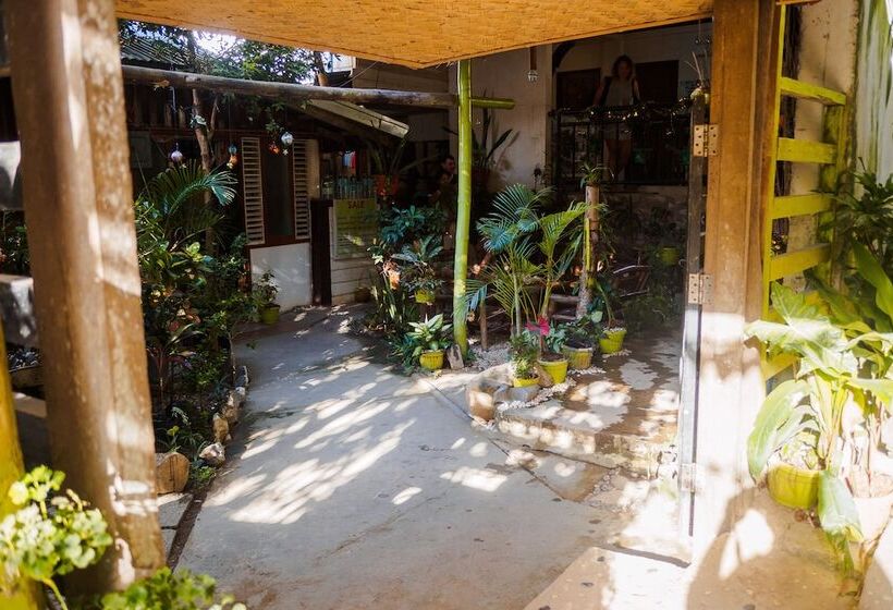 בית מלון כפרי Aleston Secret