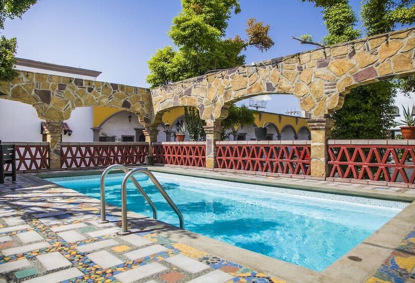 호텔 Cosmos Don Carlos