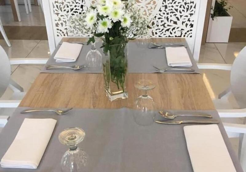 בית מלון כפרי Falcon