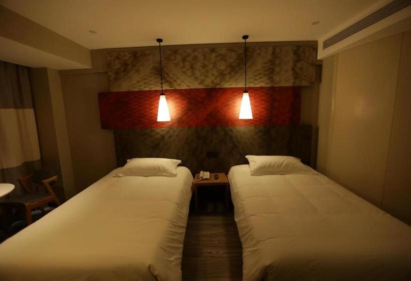 Hotel Ibis Chengdu West Jingcui Road