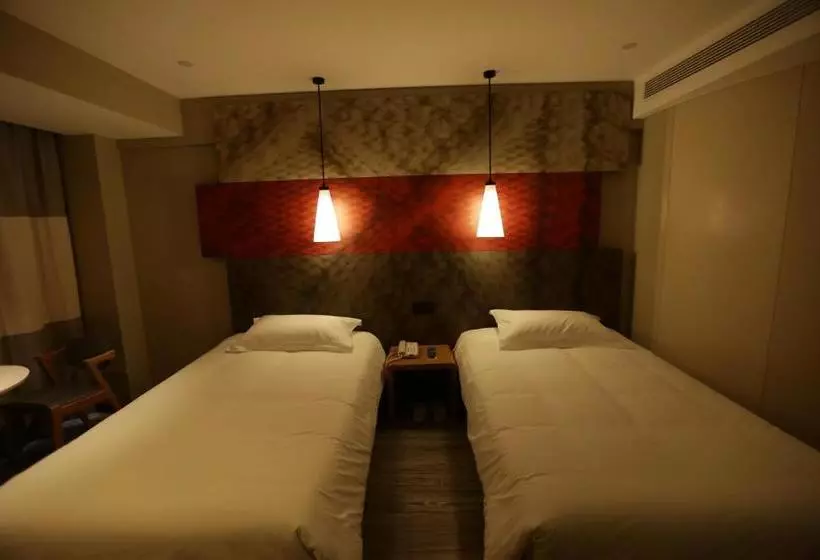 ホテル Ibis Chengdu West Jingcui Road