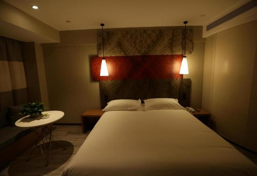 Hotel Ibis Chengdu West Jingcui Road