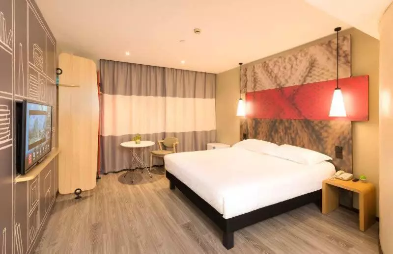 ホテル Ibis Chengdu West Jingcui Road