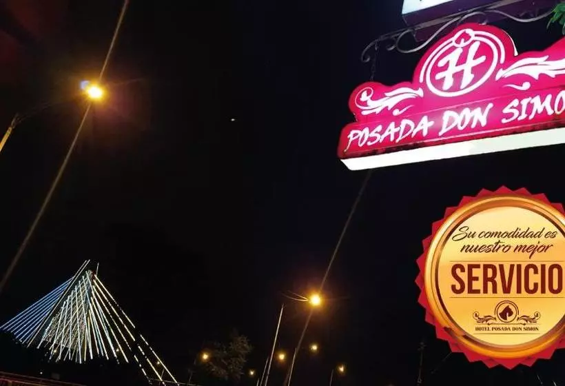 ホテル Simón Plaza