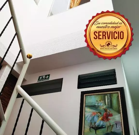 ホテル Simón Plaza