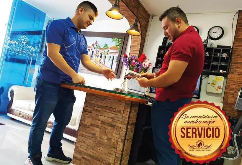 ホテル Simón Plaza