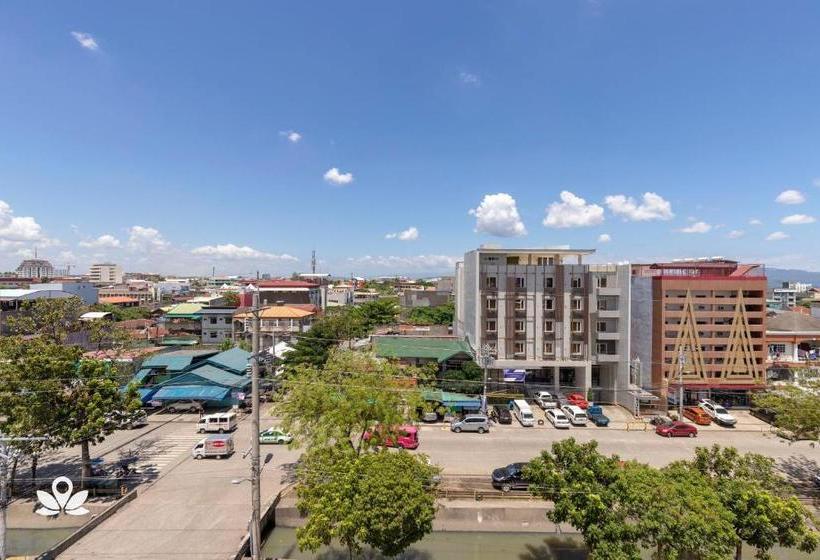 Отель Zen Rooms Roxas Avenue