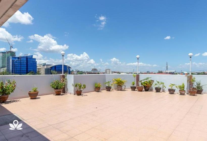 Отель Zen Rooms Roxas Avenue