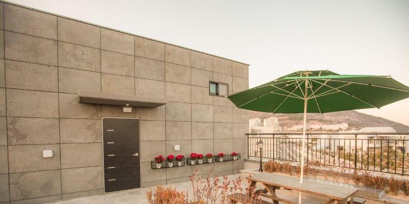 Paulownia Hostel & Guest House