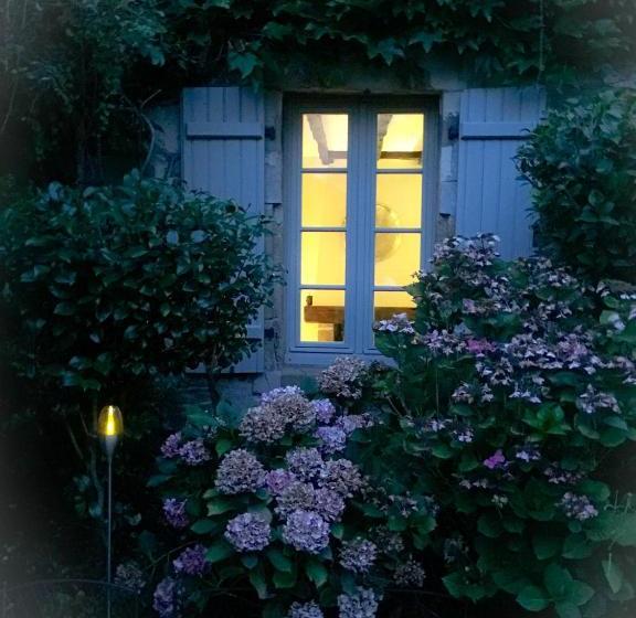 تختخواب و صبحانه Le Logis Des Soeurs Grises