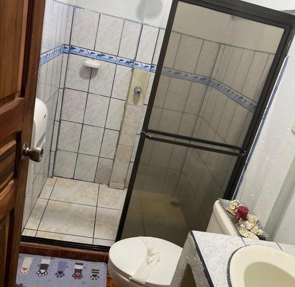 هتل Cabinas Bahía Uvita   Marino Ballena National Park Lodge