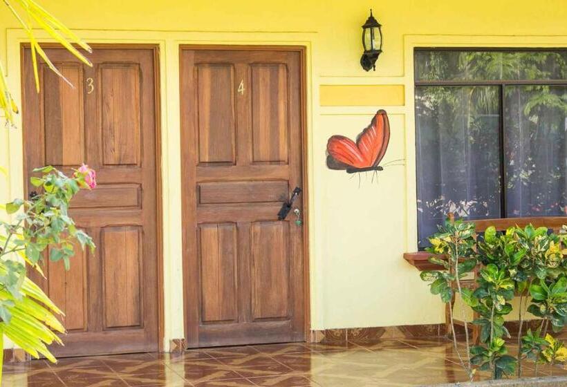 هتل Cabinas Bahía Uvita   Marino Ballena National Park Lodge