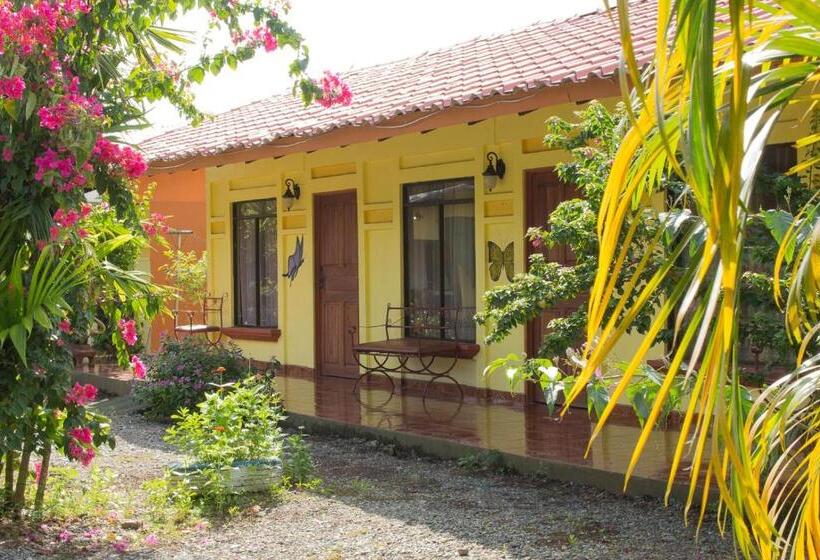 هتل Cabinas Bahía Uvita   Marino Ballena National Park Lodge