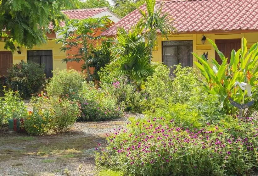 هتل Cabinas Bahía Uvita   Marino Ballena National Park Lodge
