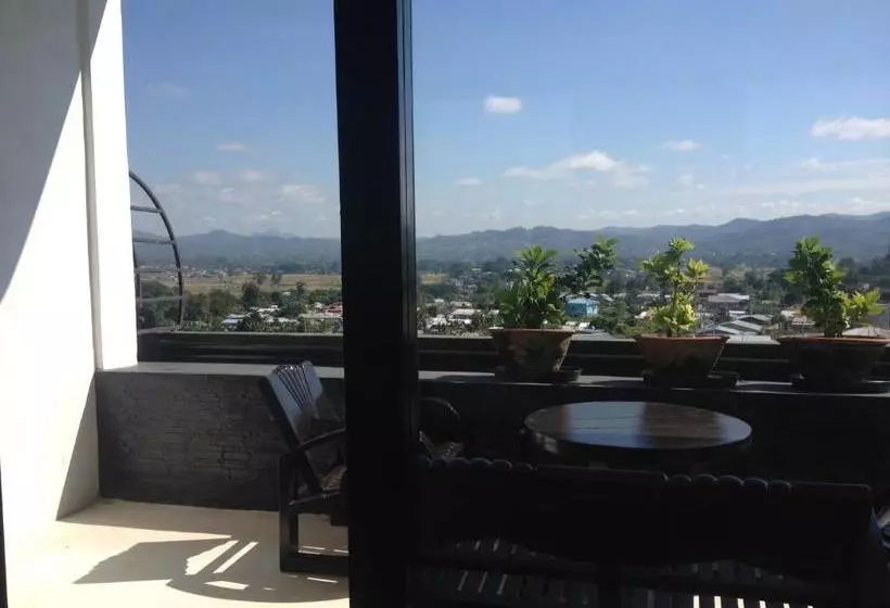 هتل Kumudra Hill Mountain View