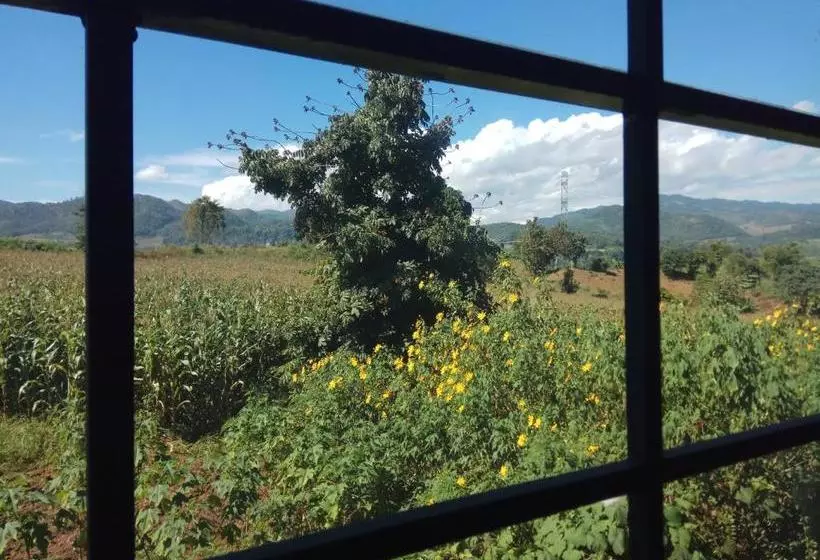 هتل Kumudra Hill Mountain View