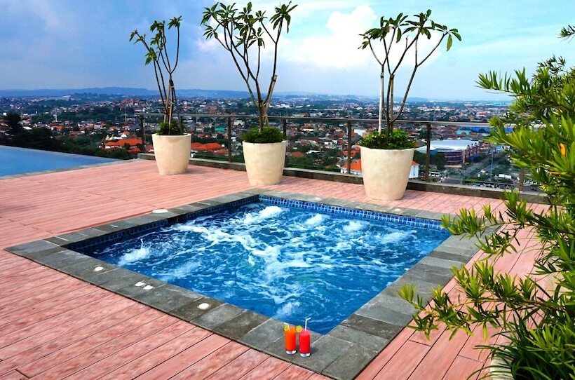 Louis Kienne Hotel Pandanaran