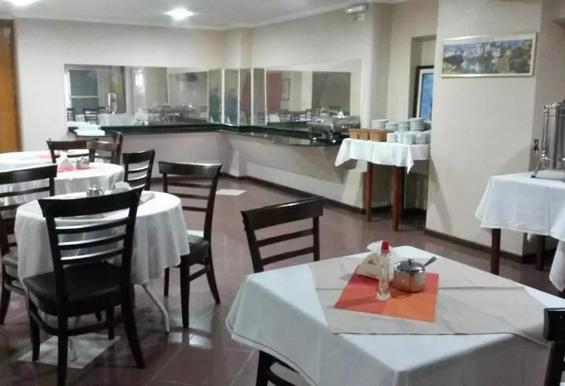 ホテル Monte Libano