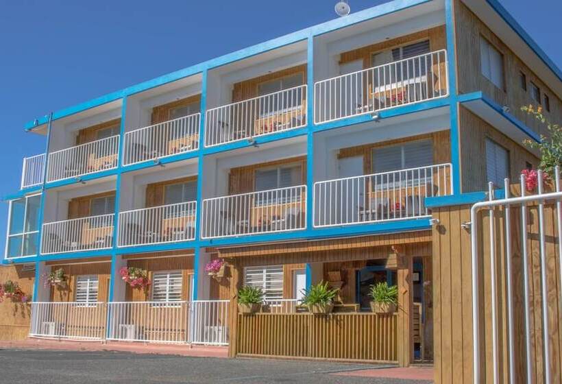 هتل West Coast Inn S