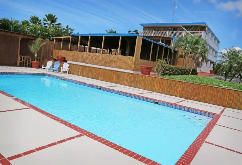 هتل West Coast Inn S