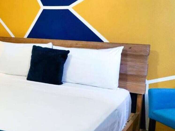 هتل West Coast Inn S