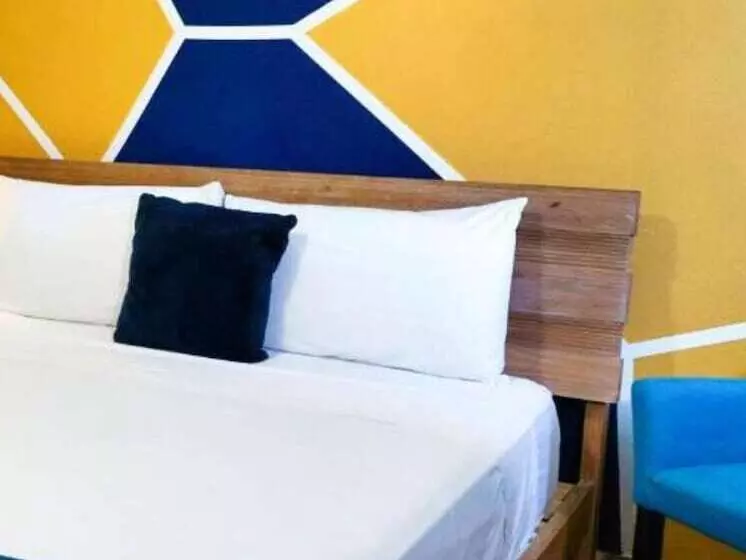 هتل West Coast Inn S