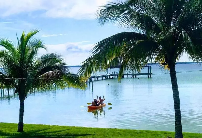 Tilt Ta Dock Resort Belize