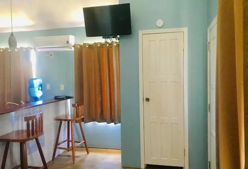 Tilt Ta Dock Resort Belize