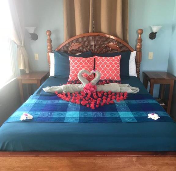 Tilt Ta Dock Resort Belize