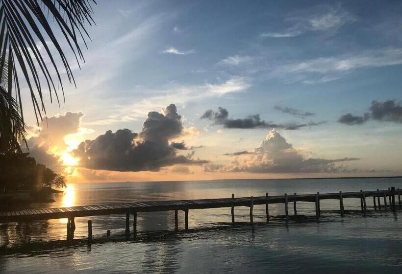 Tilt Ta Dock Resort Belize